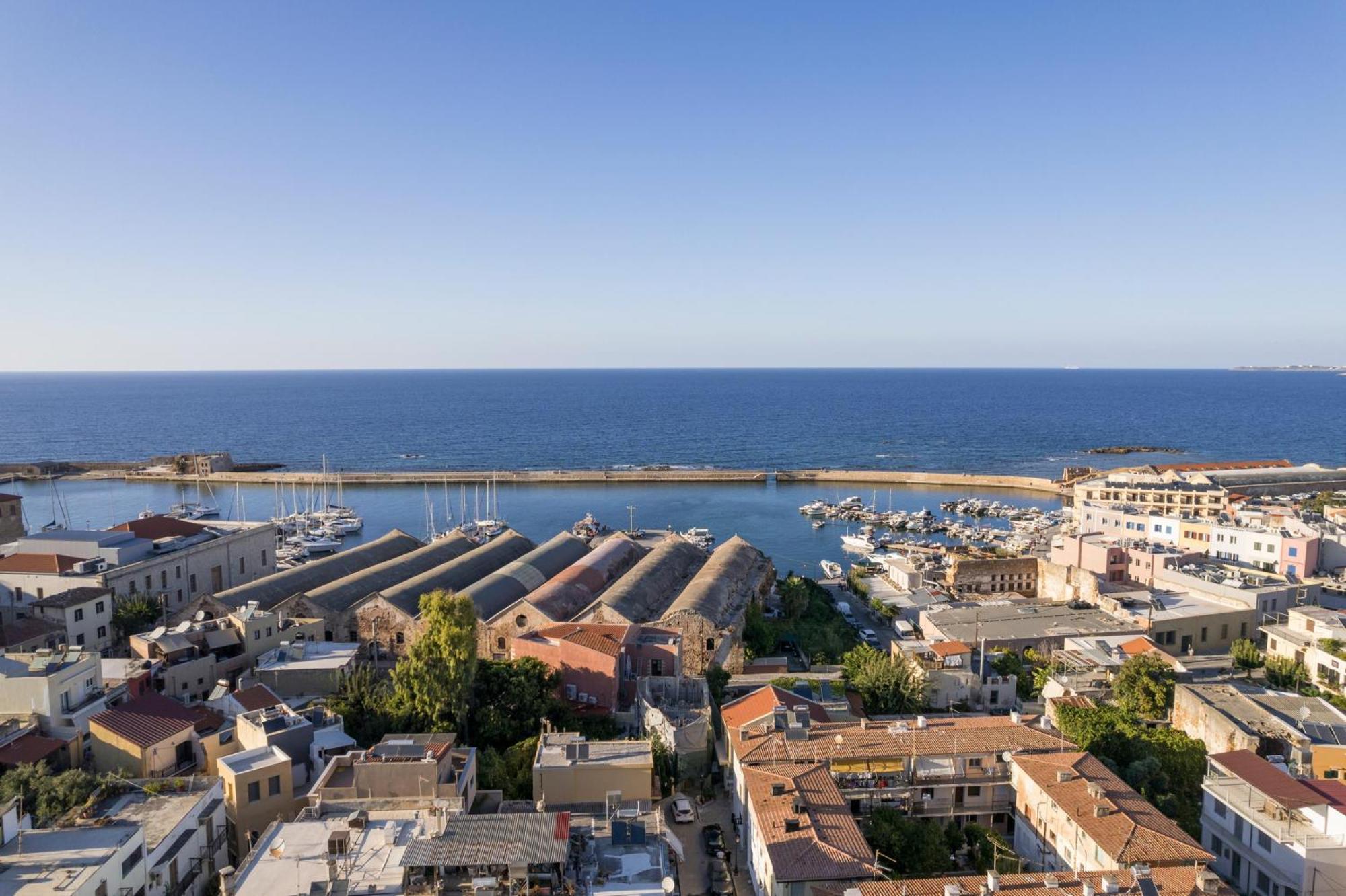 Π Suite Project: Smart Bnb Chania  Exterior photo